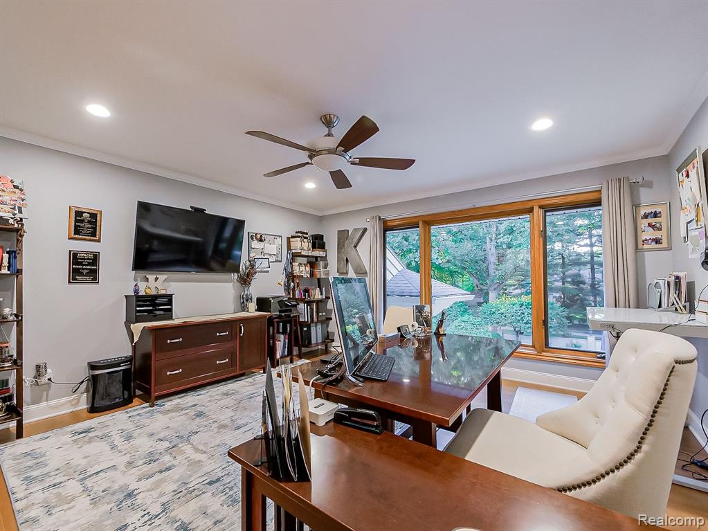 main property photo 50