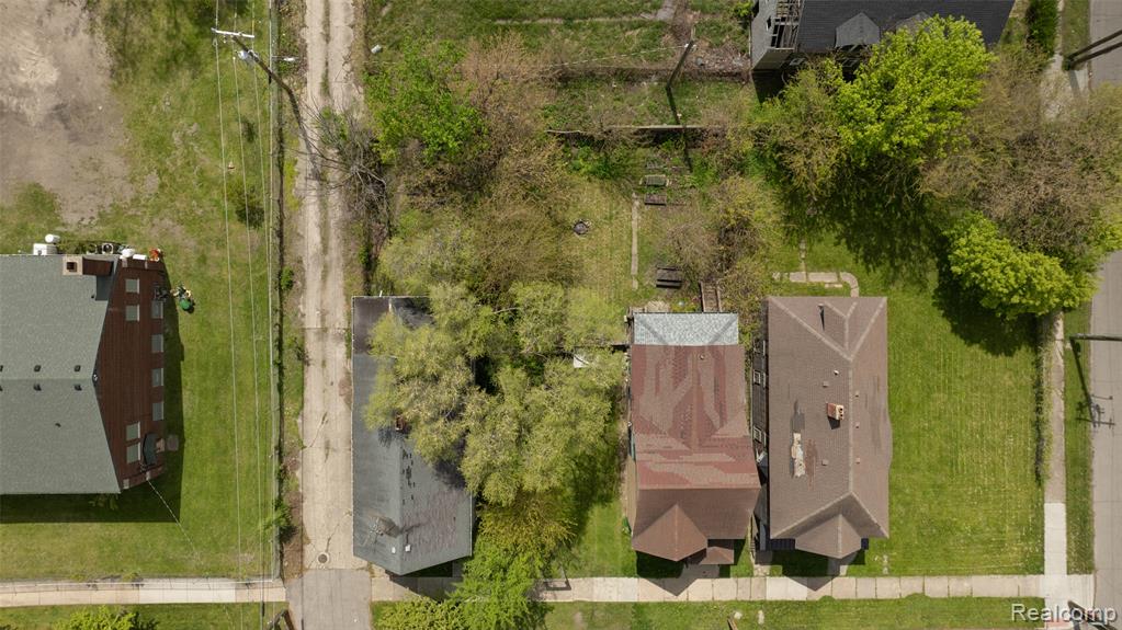 main property photo 13