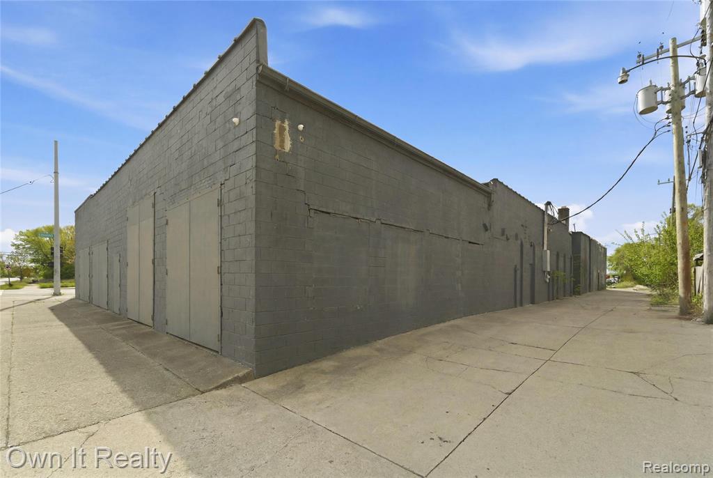 main property photo 11