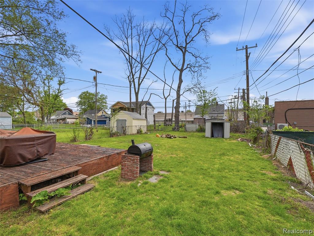 main property photo 16