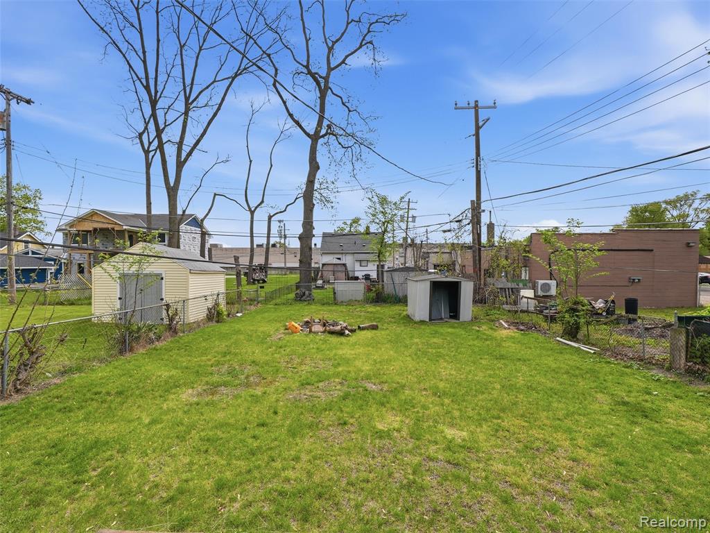 main property photo 17