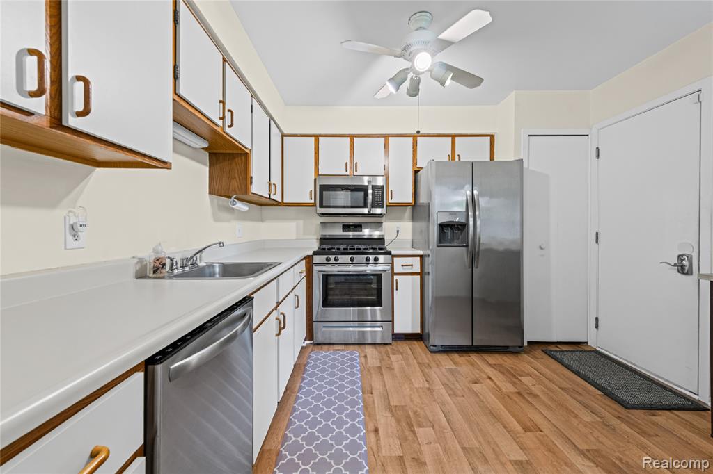 main property photo 12