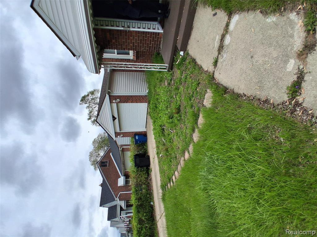 main property photo 41