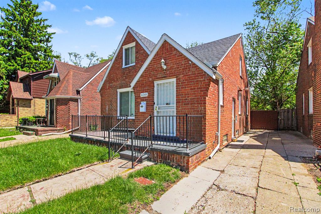 main property photo 22