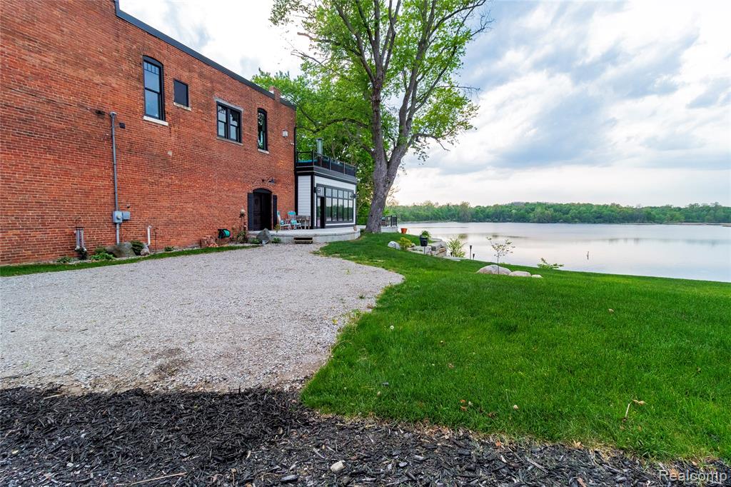 main property photo 78