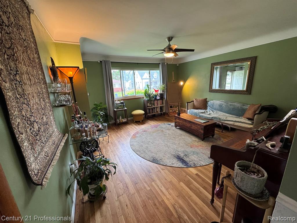 property viewer photo 8