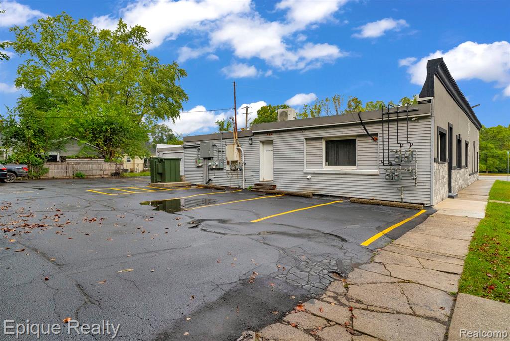 main property photo 9