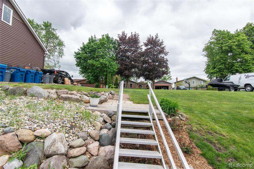 main property photo 13