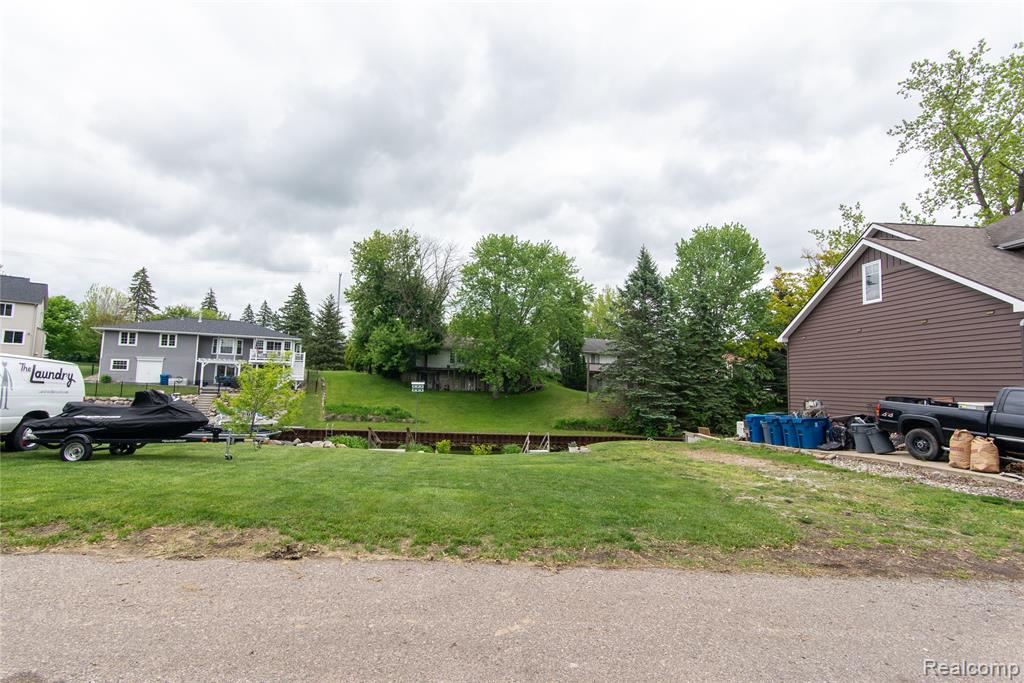 main property photo 16
