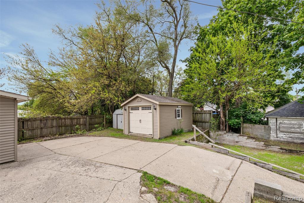 main property photo 26