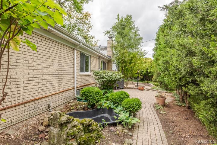 main property photo 36