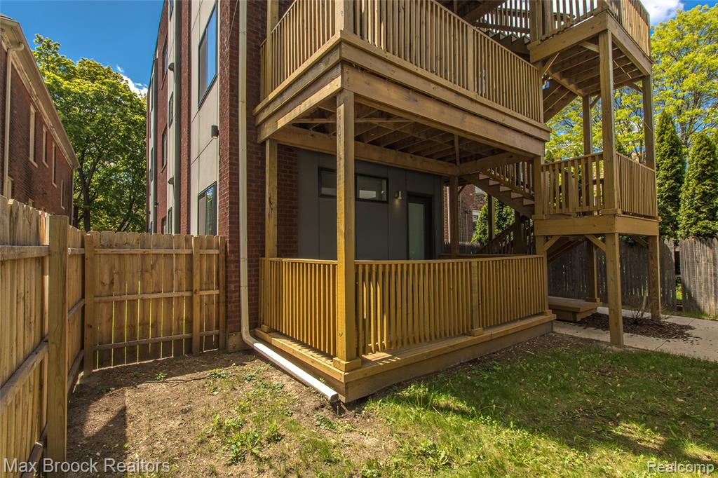 main property photo 49
