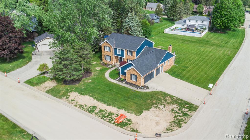 main property photo 36