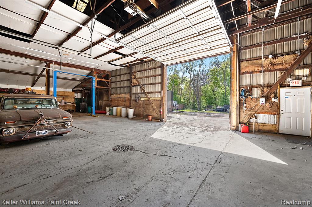 main property photo 13