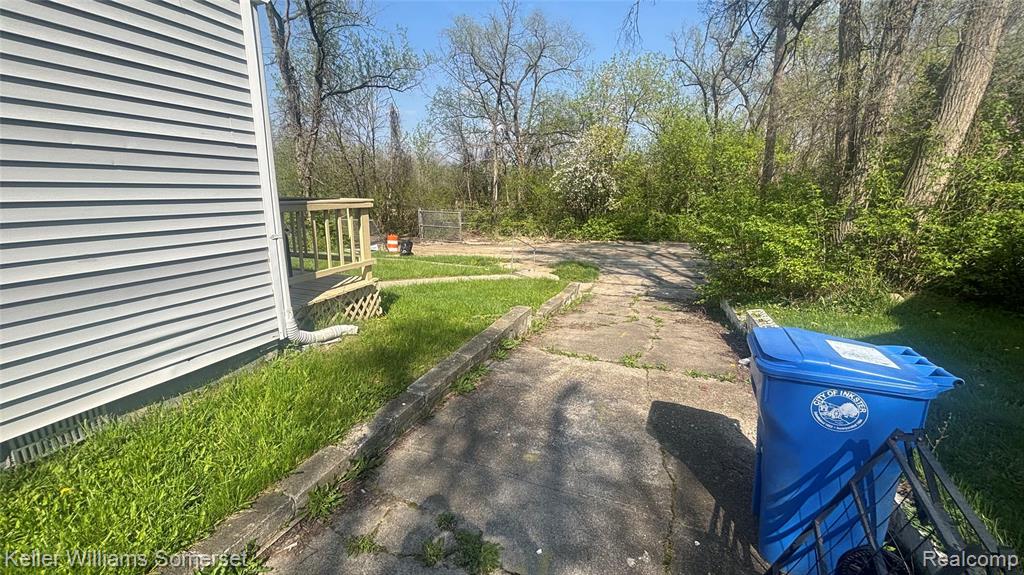 main property photo 6