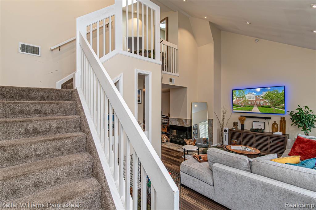 main property photo 75