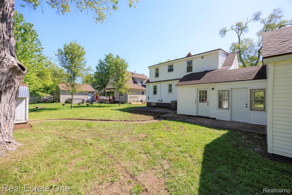 main property photo 30