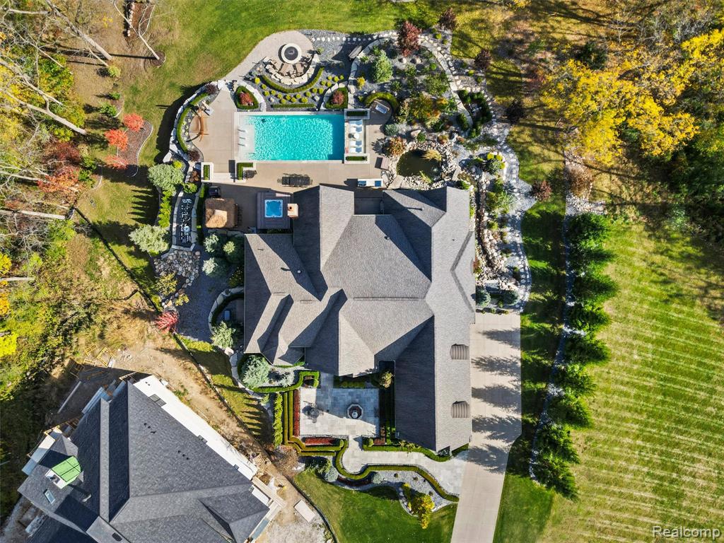 main property photo 50