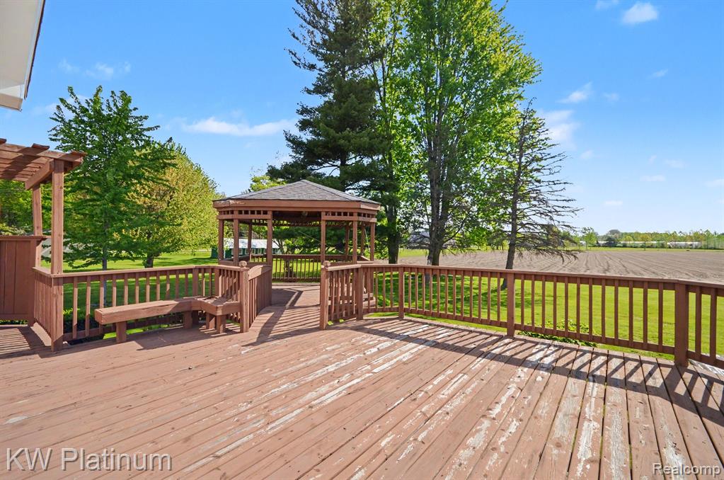 main property photo 12