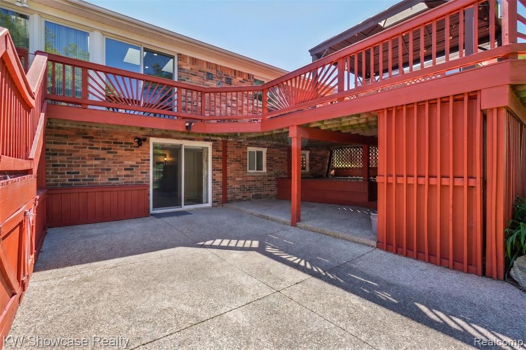 main property photo 50