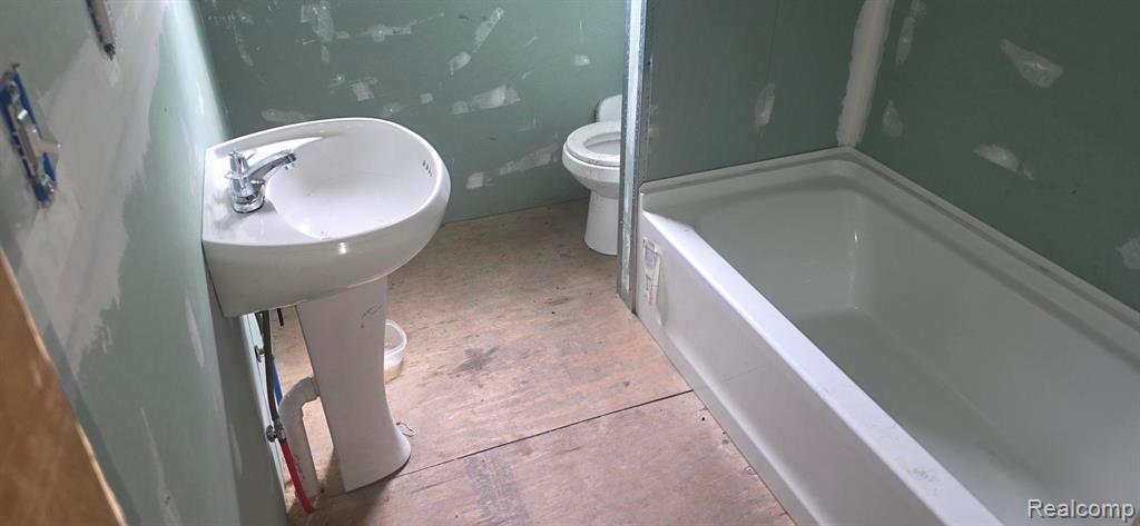 main property photo 17