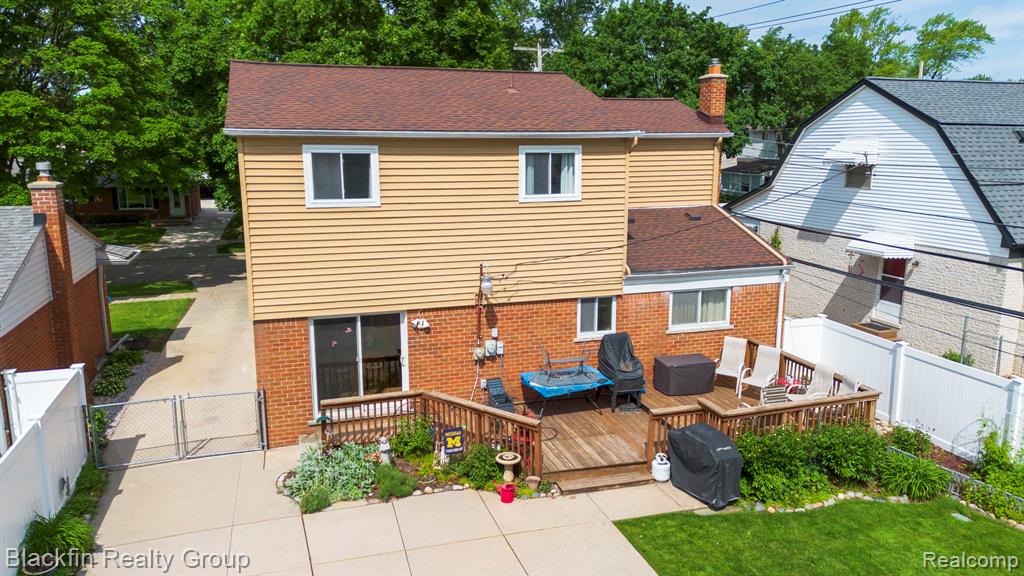main property photo 27