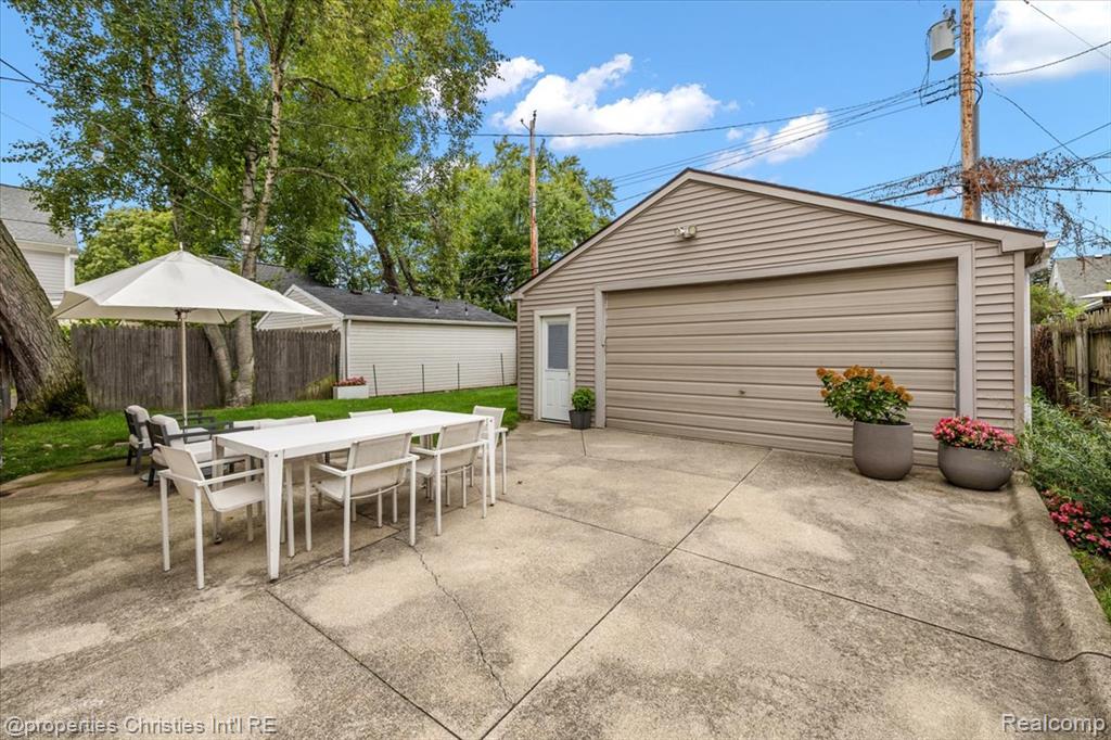 main property photo 24
