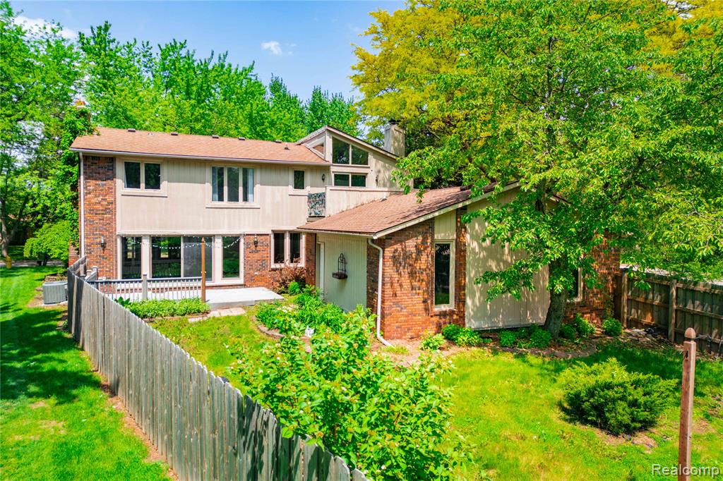main property photo 40