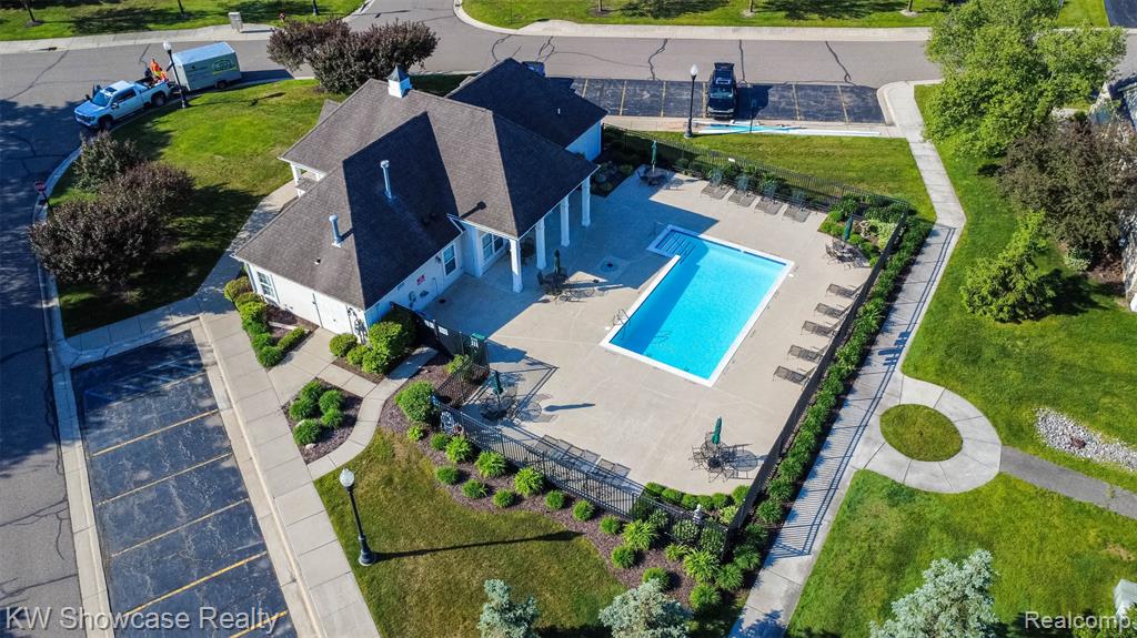 main property photo 40