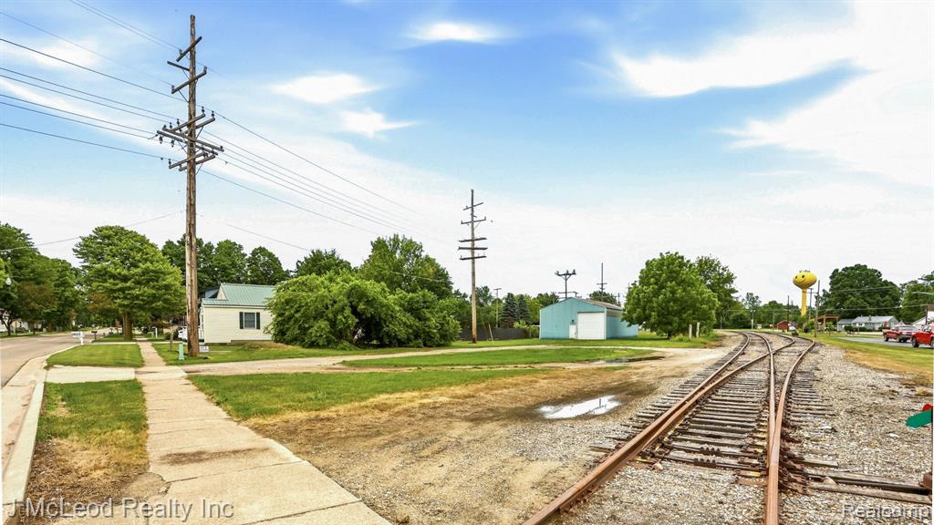 main property photo 17