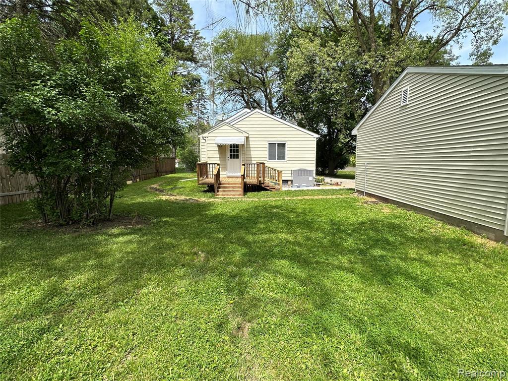 main property photo 13