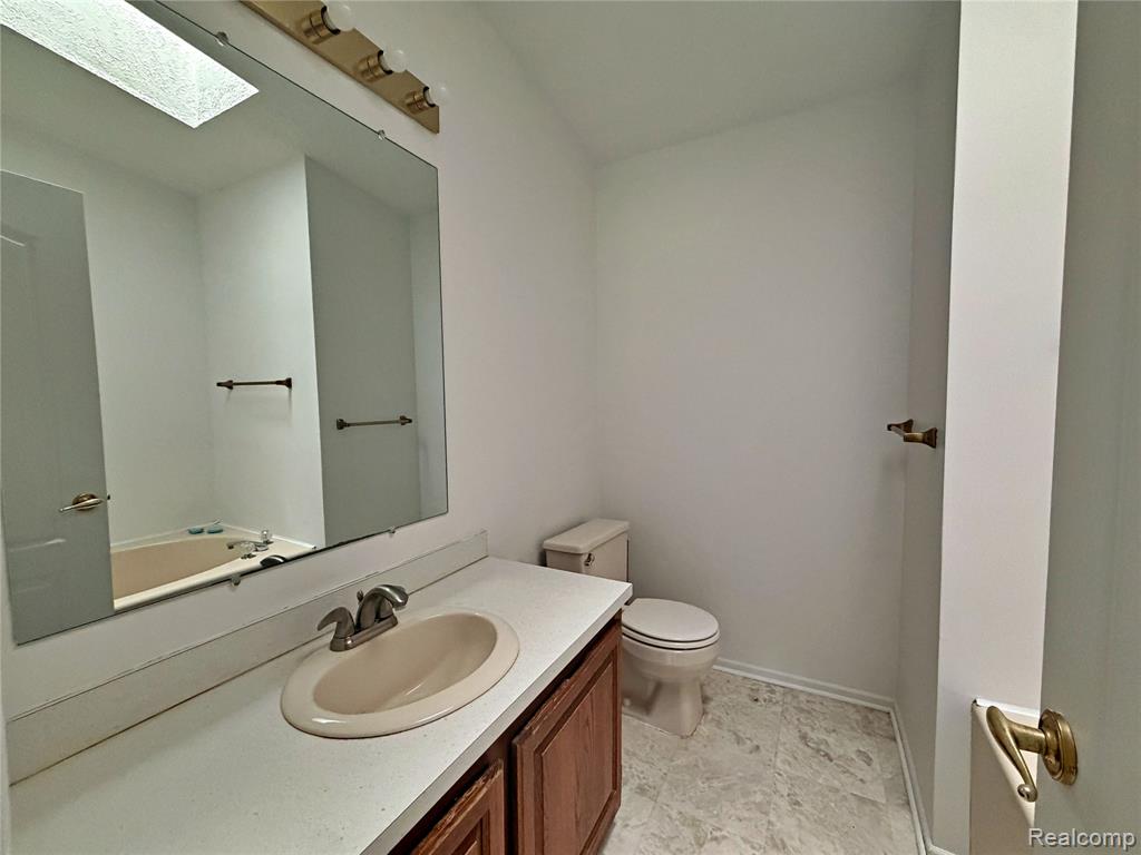 main property photo 9