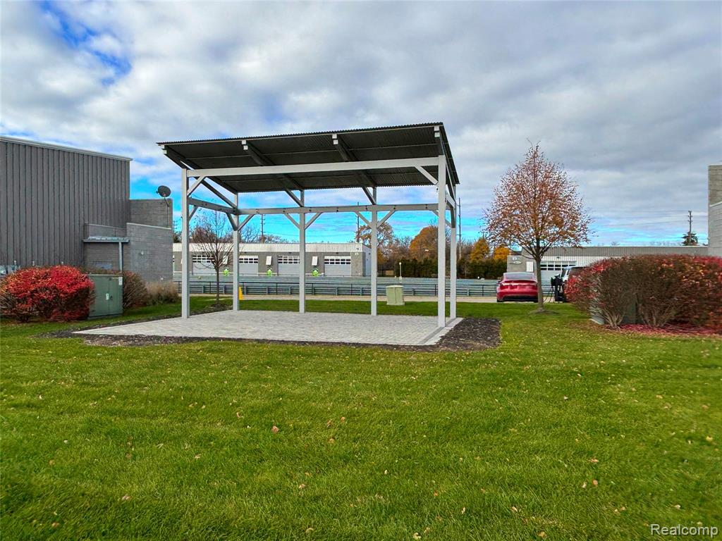 main property photo 9