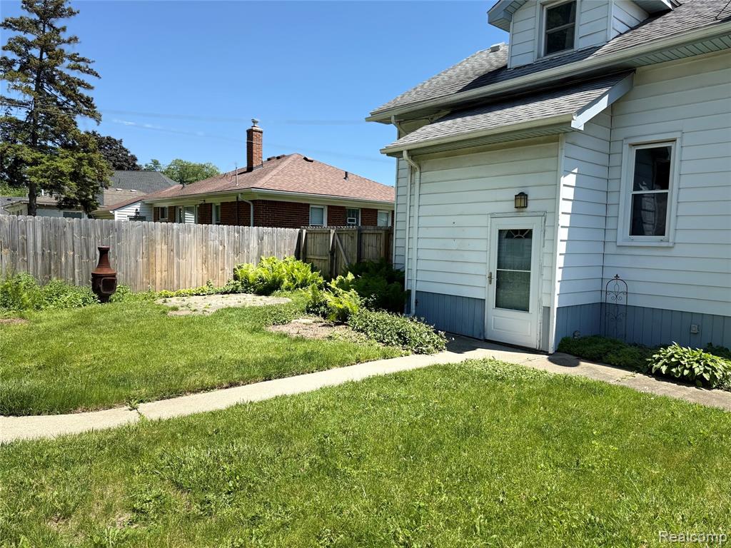 main property photo 14