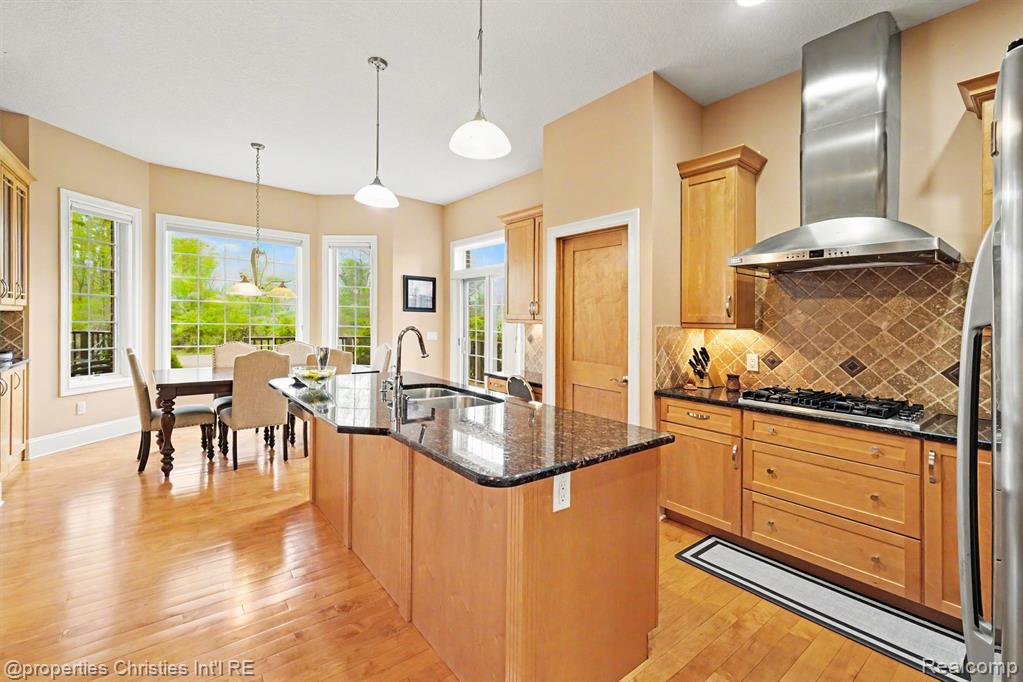 main property photo 16