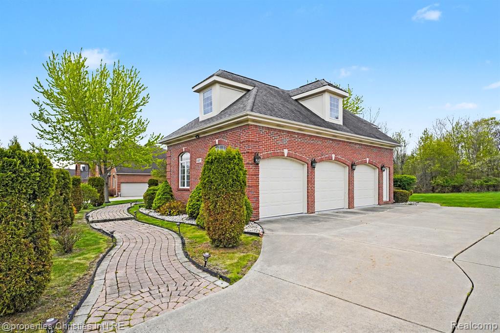 main property photo 41