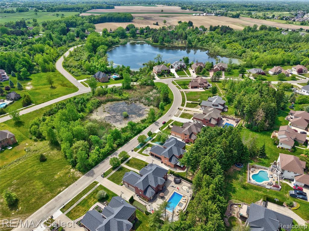 main property photo 14