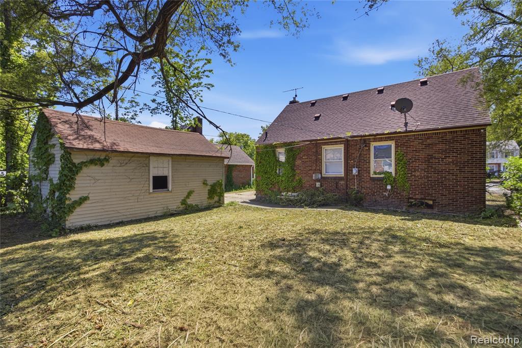 main property photo 13