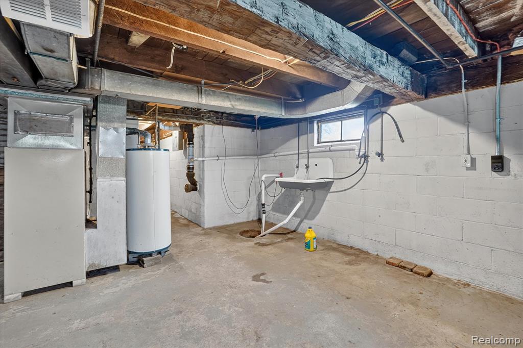main property photo 37