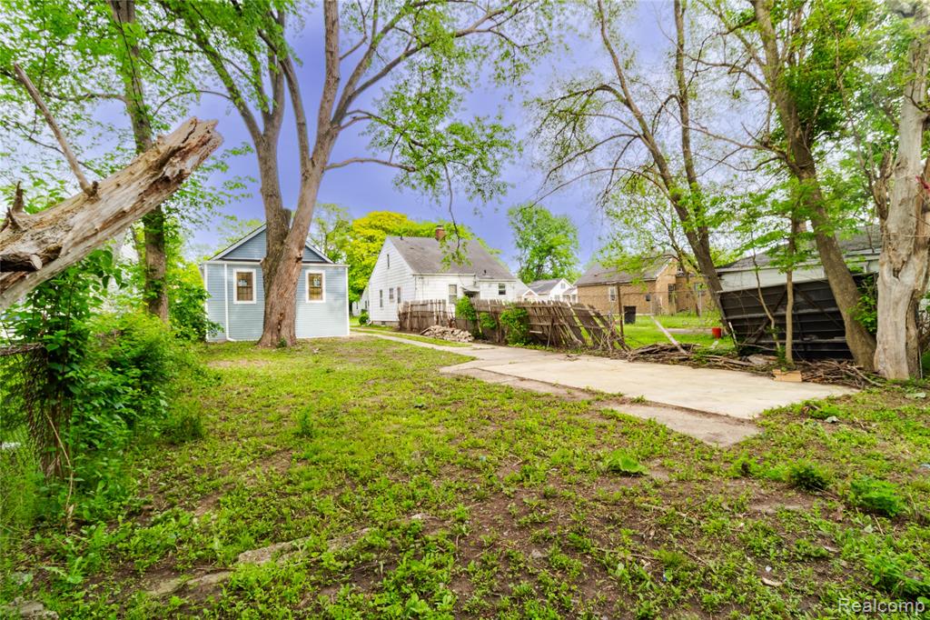 main property photo 18