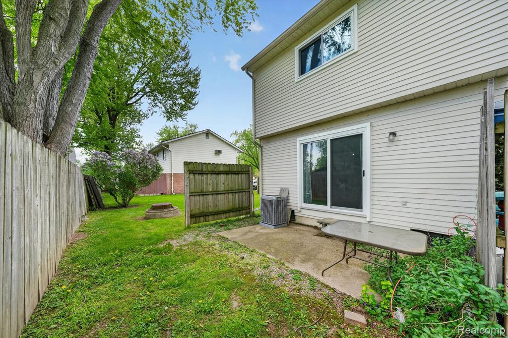 main property photo 34