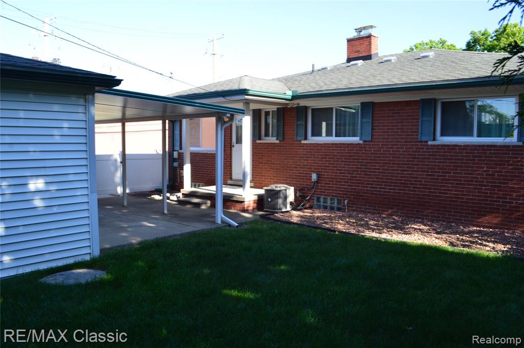 main property photo 32