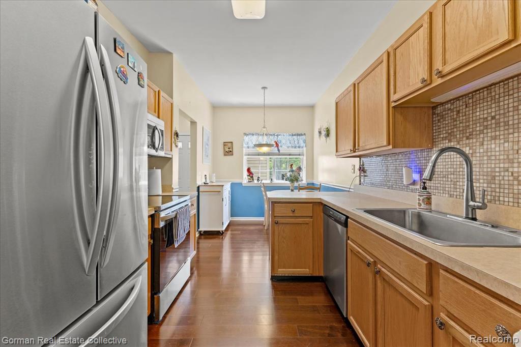 main property photo 6