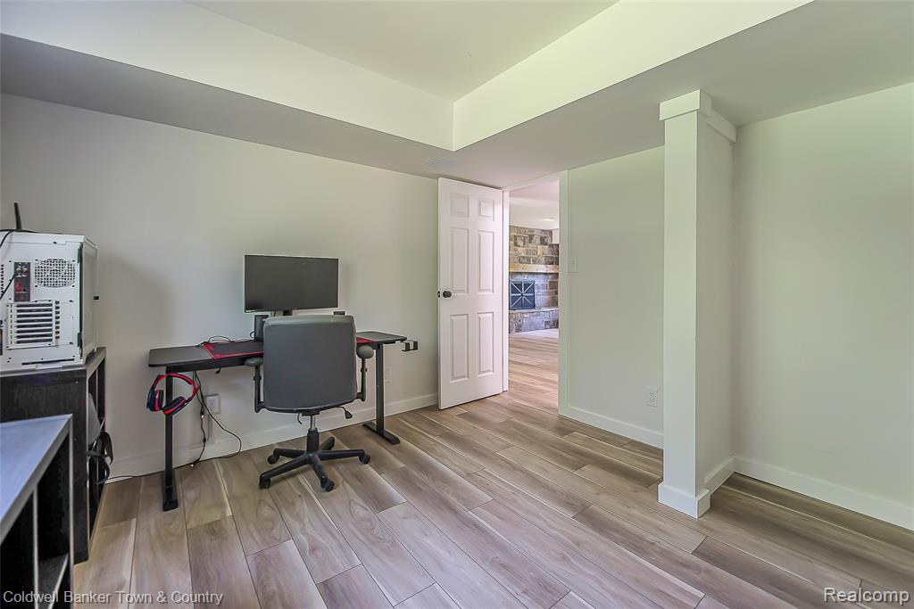 main property photo 37