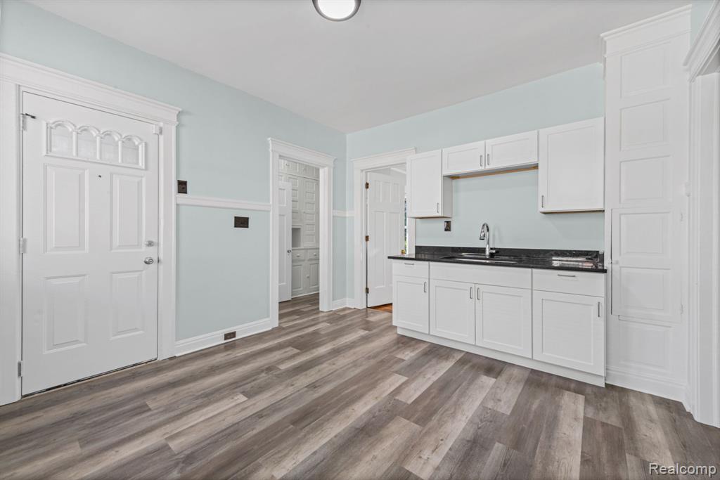 property viewer photo 6