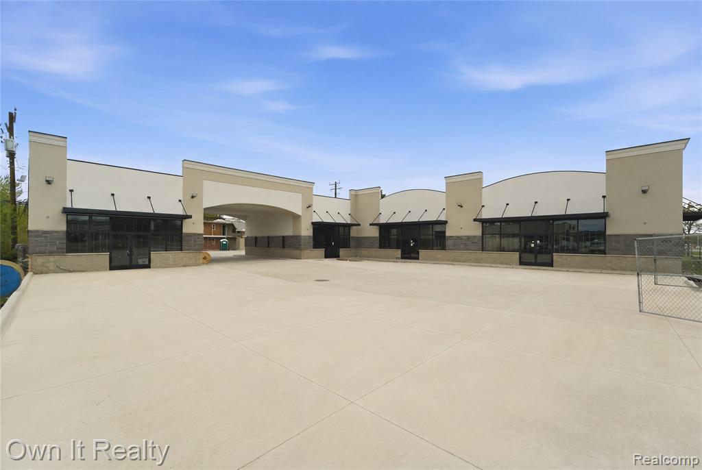 main property photo 1