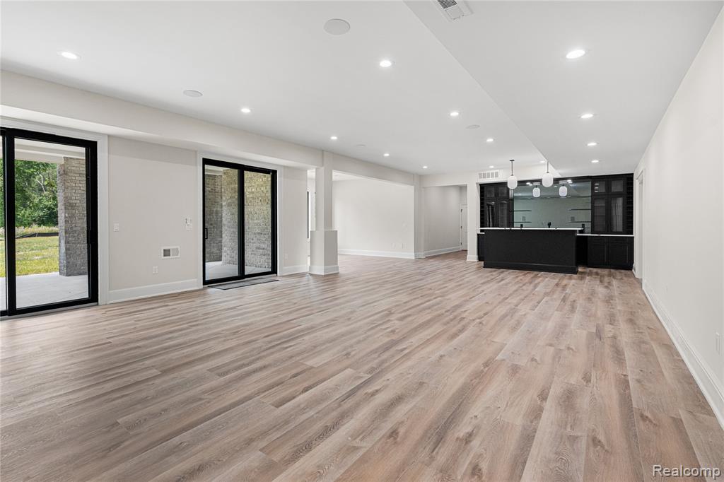 main property photo 67