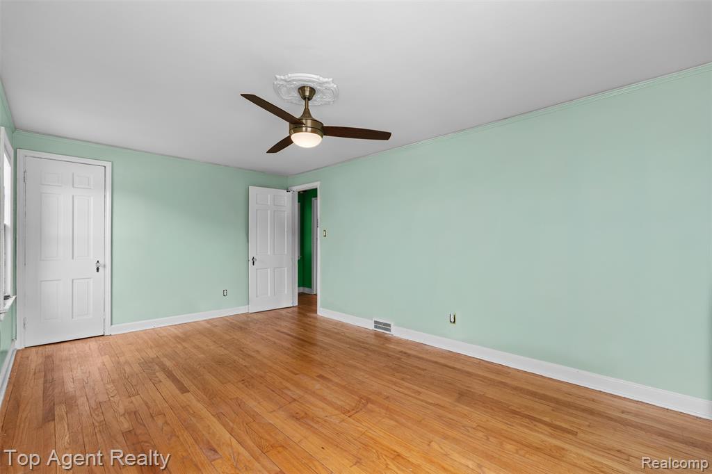 property viewer photo 12