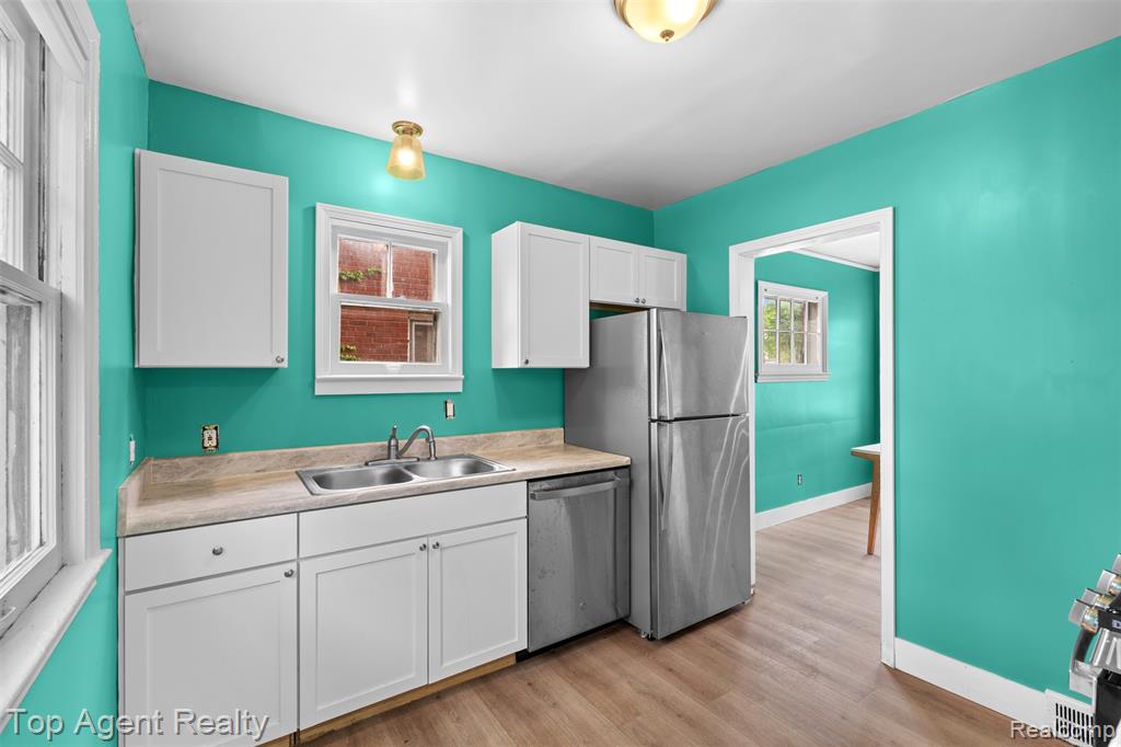 property viewer photo 2