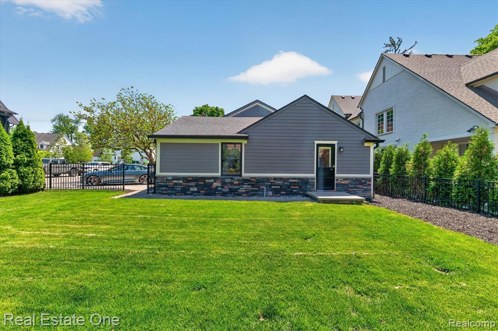 main property photo 38